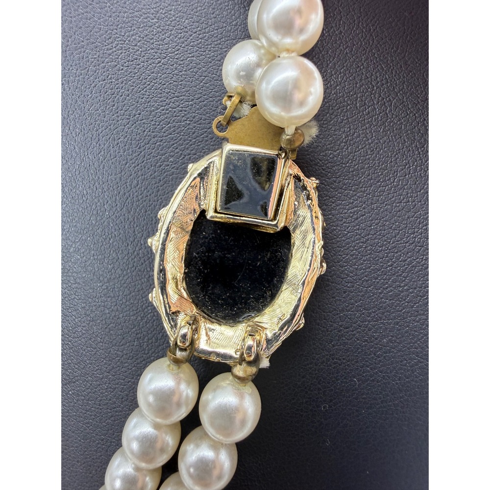 Vintage Double Strand Faux Knotted Pearl Necklace Gold Tone Black Cameo Clasp - Picture 4 of 8